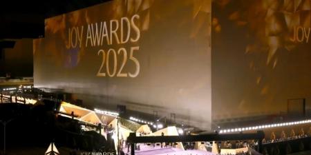 بحضور كبار النجوم.. انطلاق حفل "Joy Awards 2025" بالرياض - عرب فايف