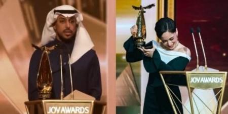 الدوسري وهتان سيف يتوجان بجائزة "الرياضي المفضل" في حفل "joy awards" - عرب فايف