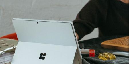 مايكروسوفت تكشف عن لمحات أولية لجهازي Surface Laptop 8 و Surface Pro 12 - عرب فايف