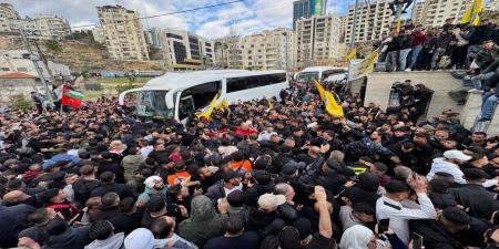 الإفراج عن 110 أسرى فلسطينيين من سجون الاحتلال الإسرائيلي الخميس - عرب فايف