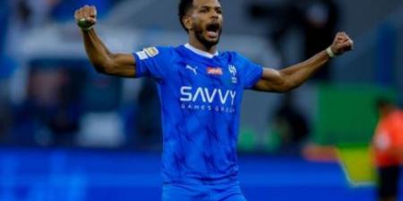 ماذا فعلت جماهير الهلال مع علي البليهي قبل مباراة ضمك؟.. ورد فعل اللاعب ـ عاجل - عرب فايف