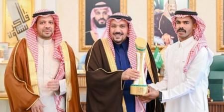 أمير القصيم يستقبل الفارس محمد الدهام ويشيد بإنجازه في تحدي الخيالة العالمي بكأس السعودية - عرب فايف