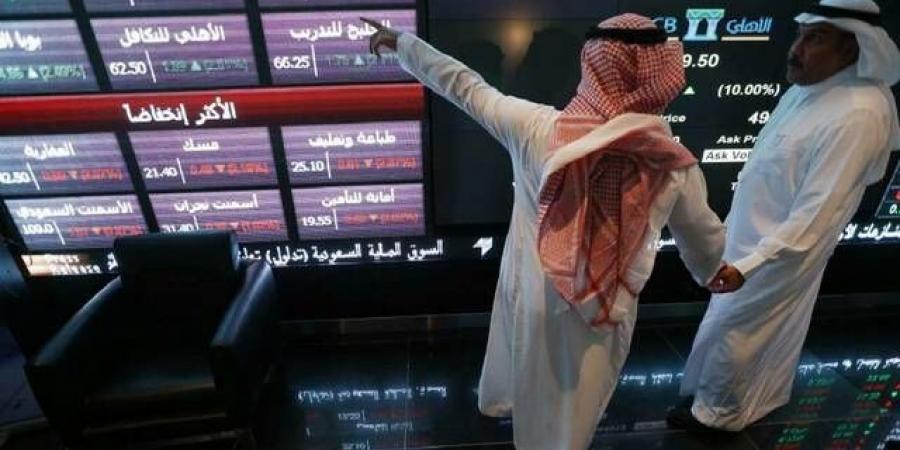 سوق الأسهم السعودية يستهل تعاملات الاثنين على ارتفاع بدعم البنوك والاتصالات - عرب فايف