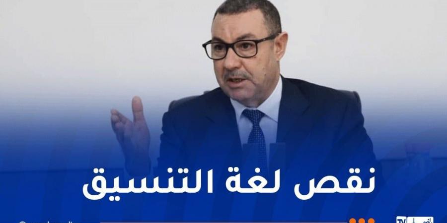 سعيود: 17 باخرة تنتظر الدخول إلى ميناء جن جن.. أمر غير مقبول - عرب فايف