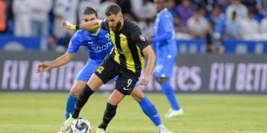 طاقم تحكيم فنزويلي يدير قمة الهلال والاتحاد في كأس خادم الحرمين الشريفين - عرب فايف