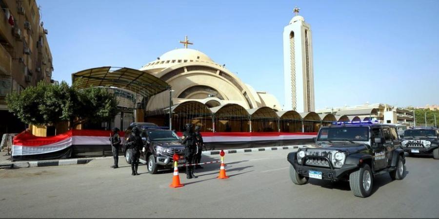 انتشار أمني مكثف بالشوارع لتأمين احتفالات الأقباط بعيد الميلاد المجيد (فيديو) - عرب فايف