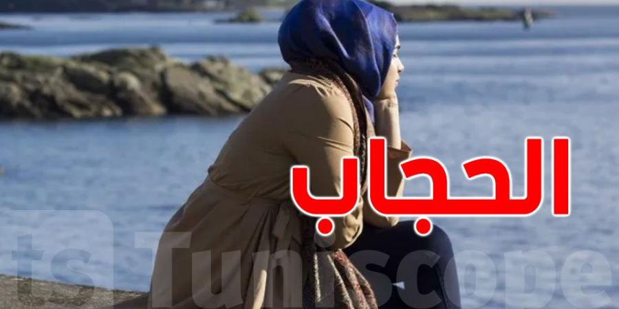 وزير الداخلية الفرنسي: الحجاب علامة على خضوع النساء ويجب منعه - عرب فايف