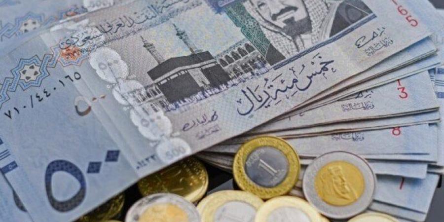 سعر الريال السعودي في نهاية تعاملات اليوم الأربعاء 8 يناير 2025 - عرب فايف