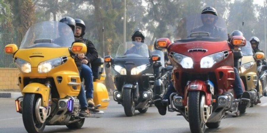 فريق Mc Road knights يجوب شوارع الإسماعيلية ضمن مسيرة رياضية تضم ٥٠ بايكرز - عرب فايف