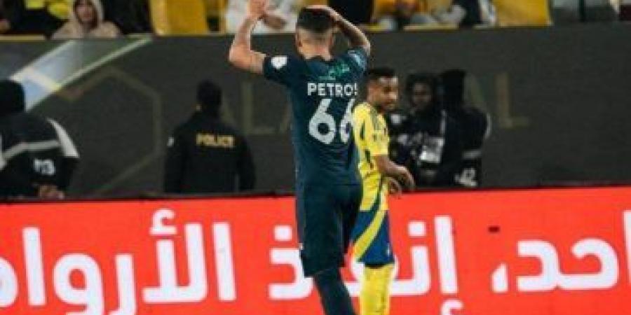 اخبار الرياضة صورة : لاعب النصر السابق يفسر إشارته للجماهير خلال مواجهة الأخدود!