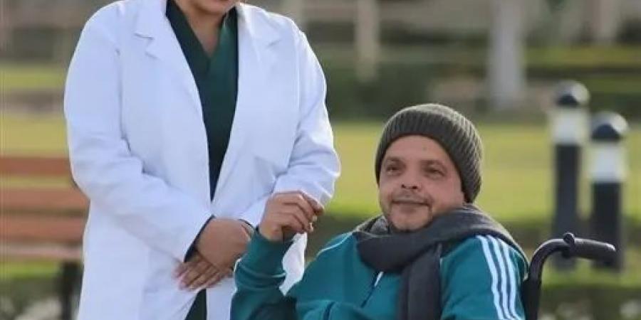 "خلاف في وجهات النظر".. مخرج مسلسل محمد هنيدي يعتذر عن عدم استكماله - عرب فايف