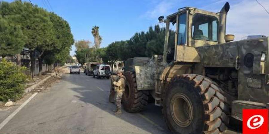 النشرة: الجيش اللبناني ينتظر عند المدخل الغربي لبلدة عيترون منذ الصباح ليدخل إلى البلدة لفتح الطرقات فيها - عرب فايف