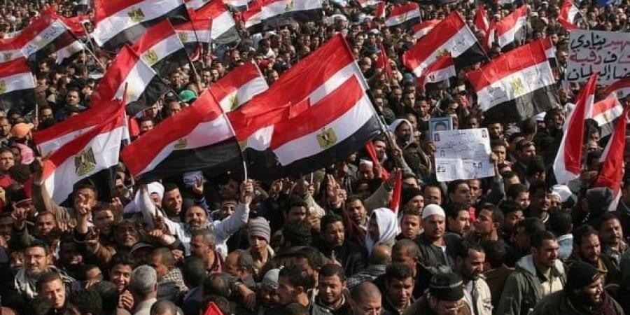 مصطفى بكري وأسرار جديدة عن الـ 18 يوم.. 25 يناير من الثورة إلى مؤامرة «الإخوان الإرهابية» - عرب فايف