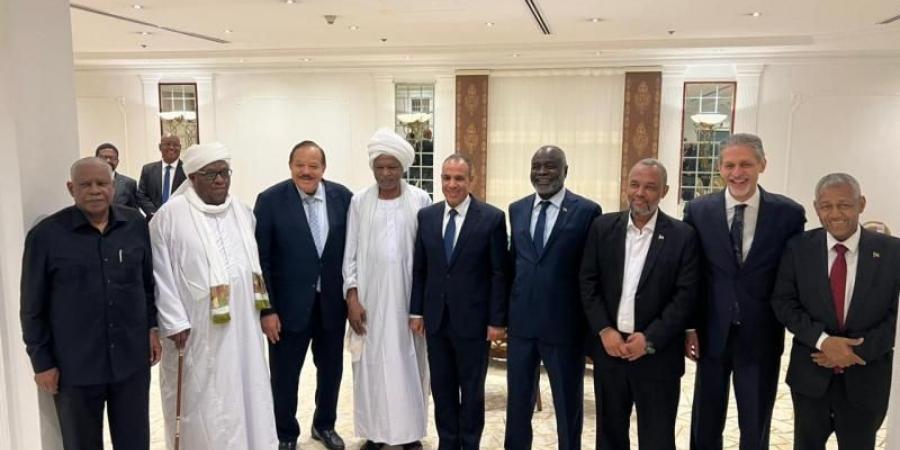 وزير الخارجية والهجرة يلتقي مع مجموعة من الوزراء السودانييناليوم الخميس، 16 يناير 2025 07:38 صـ   منذ 4 دقائق - عرب فايف