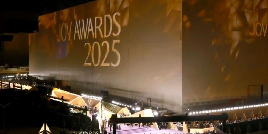 بحضور كبار النجوم.. انطلاق حفل "Joy Awards 2025" بالرياض - عرب فايف