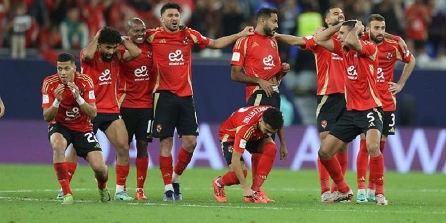 لاعب الأهلي المصري يحاول الانتحار بسبب باتشوكا (فيديو) - عرب فايف