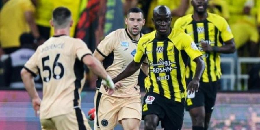 دوري روشن : الاتحاد ينتصر بشق الانفس على الشباب - عرب فايف