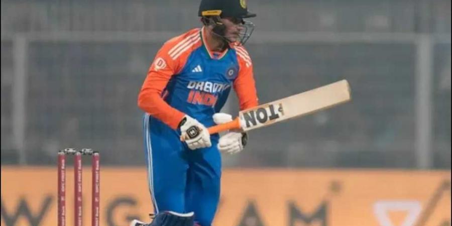 Cricket Feature: Abhishek Sharma Shines in england vs india 1st T20I, Credits Gautam Gambhir and Suryakumar Yadav - عرب فايف