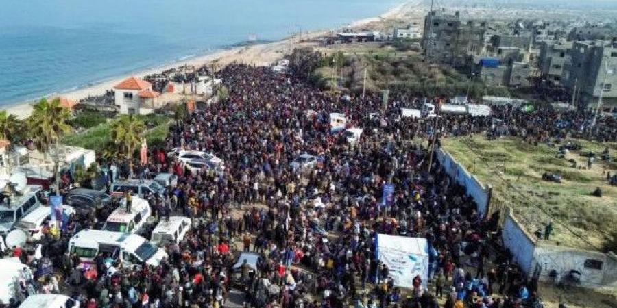 حفاظاً على الأرواح.. دعوات للنازحين للالتزام بالتوجيهات خلال العودة إلى شمال غزة - عرب فايف