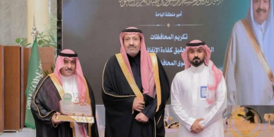 أمير الباحة يُكرِّم المحافظات المتميزة في برنامج كفاءة الإنفاق لعام 2024 - عرب فايف