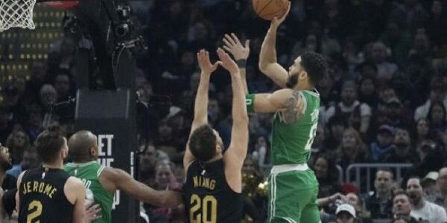 NBA: بوسطن سيلتيكس يلحق الهزيمة العاشرة بكليفلاند - عرب فايف