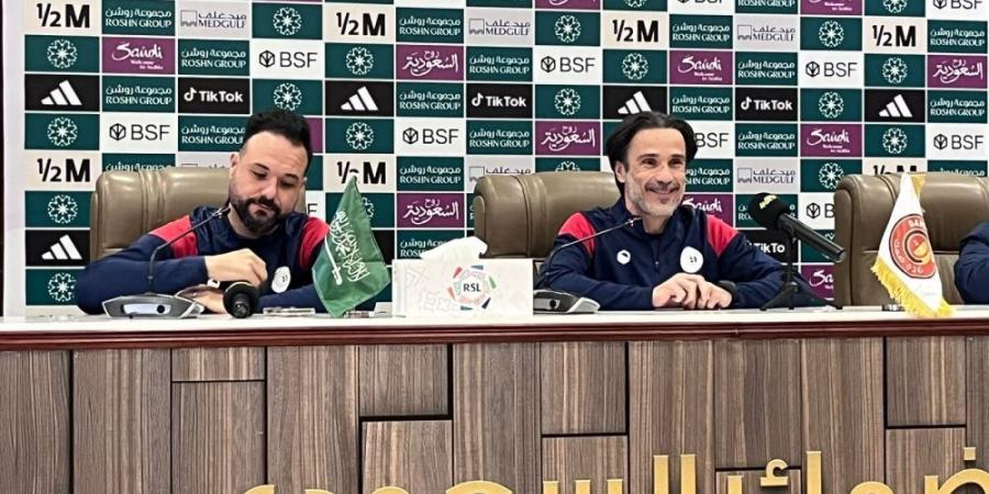 مدرب ضمك: أريد الفوز أمام الهلال..وأعلم القيمة الفنية الكبيرة للاعبيه - عرب فايف