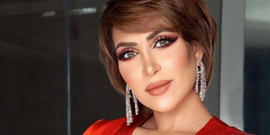 شاهد.. بلوغر كويتية تثير الجدل بتصرف غريب - عرب فايف