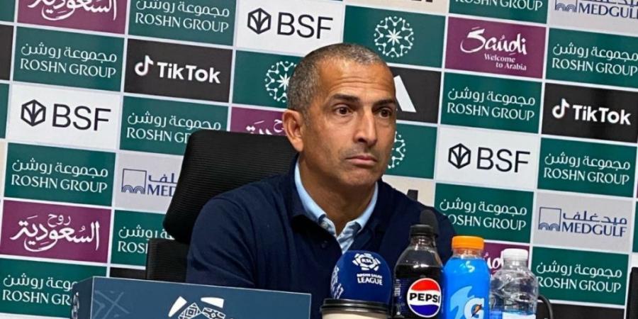 لموشي: الحكم رفض هدفين للرياض.. والاتحاد لياقته أفضل من الهلال  - عرب فايف