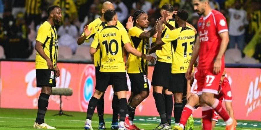 دوري روشن: الاتحاد يتغلّب على مستضيفه الوحدة (4 - 1) وينفرد بالصدارة - عرب فايف