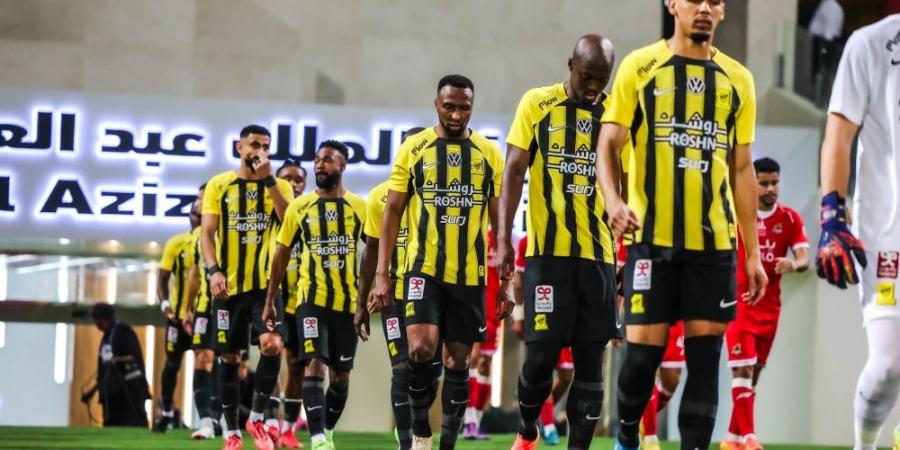 الاتحاد يستعيد لاعبه بتحضيراته لمواجهة الهلال - عرب فايف