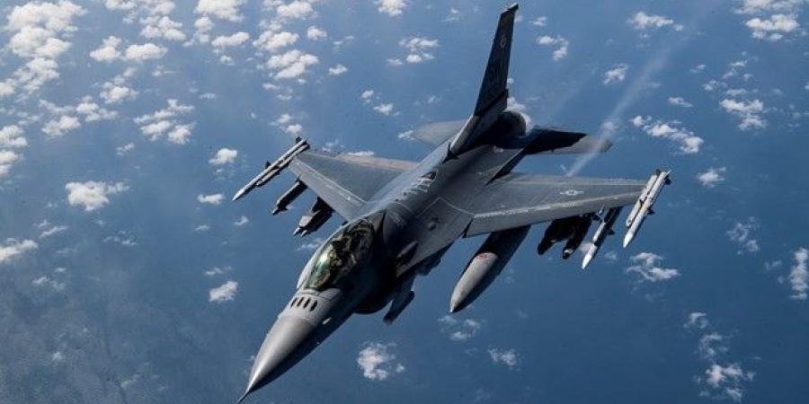 بلجيكا تعلن تأجيل تسليم أول دفعة من مقاتلات F-16 إلى كييف - عرب فايف