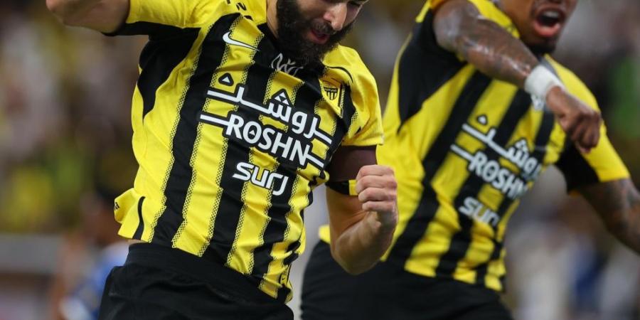 الاتحاد يقسو على الهلال برباعية ويحلق بصدارة روشن - عرب فايف