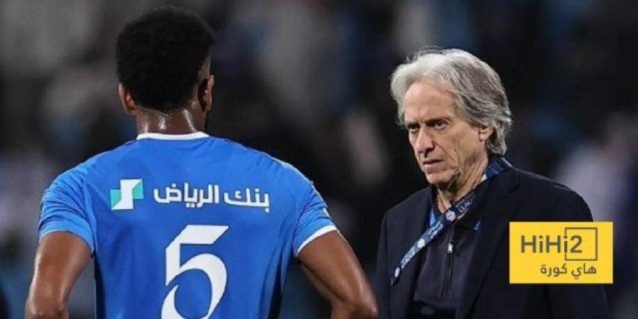 اخبار الرياضة هل لا يزال الهلال مرشحًا لحصد لقب الدوري؟ أسطورة النصر يُجيب